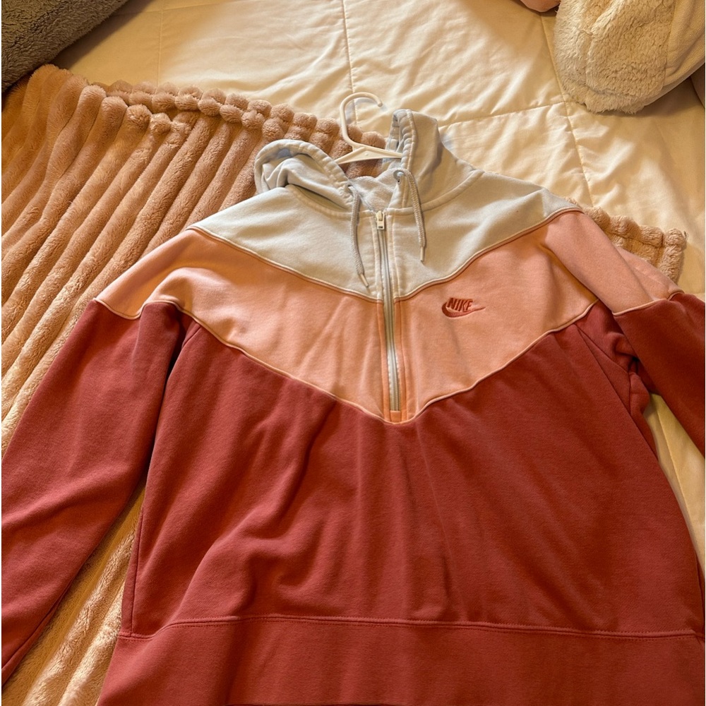 nike colorblocked cropped hoodie size 1x